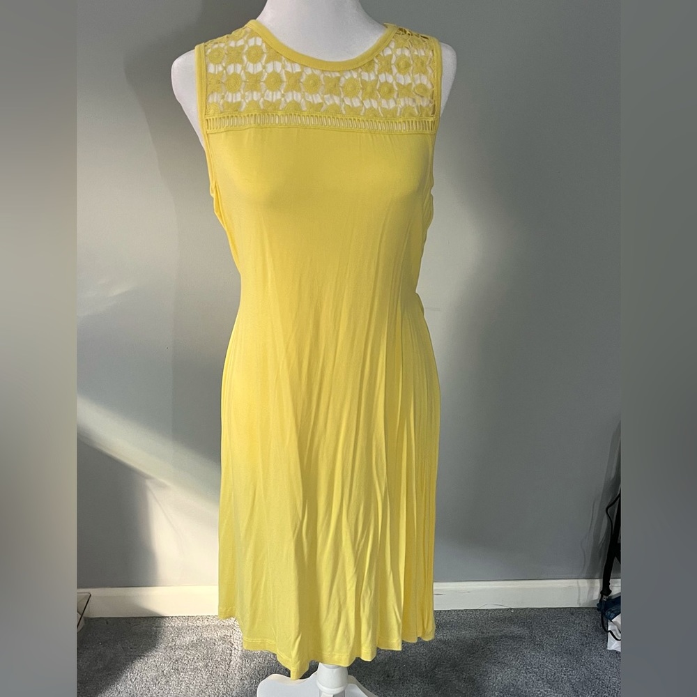 Calvin Klein yellow midi dress with pattern at the top, light and flowy material